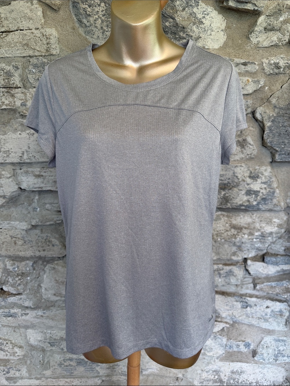 Women's Gray Short-Sleeve Performance Top